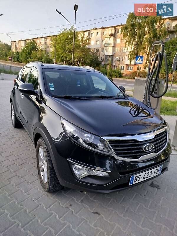 Позашляховик / Кросовер Kia Sportage 2011 в Тернополі