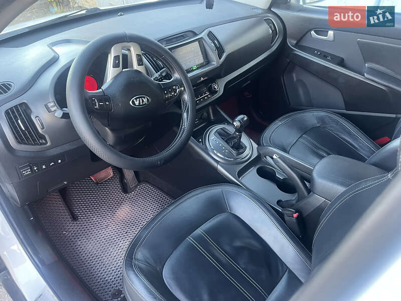 Позашляховик / Кросовер Kia Sportage 2013 в Харкові