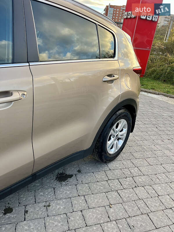 Позашляховик / Кросовер Kia Sportage 2016 в Тернополі фото 24 Позашляховик / Кросовер Kia Sportage 2016 в Тернополі
