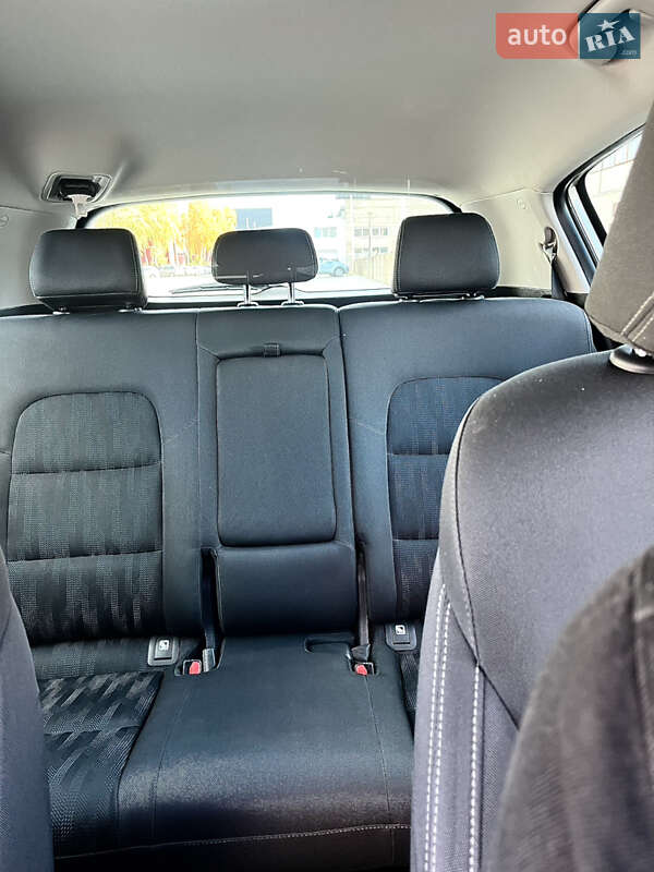 Позашляховик / Кросовер Kia Sportage 2016 в Тернополі фото 86 Позашляховик / Кросовер Kia Sportage 2016 в Тернополі