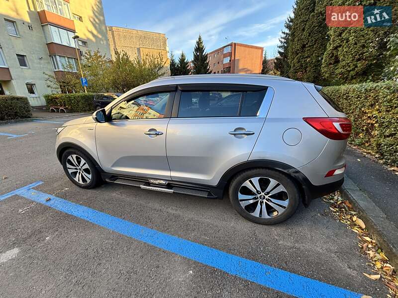 Внедорожник / Кроссовер Kia Sportage 2011 в Черноморске