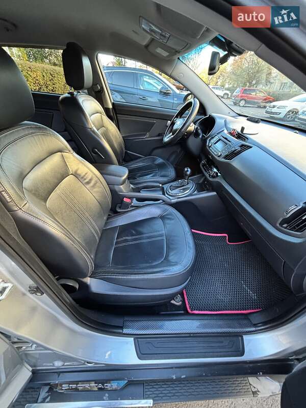 Внедорожник / Кроссовер Kia Sportage 2011 в Черноморске