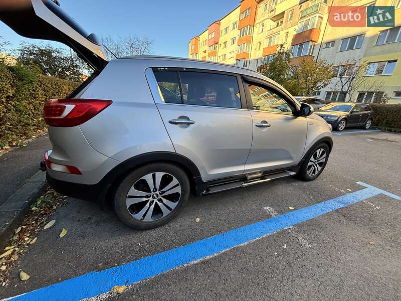 Внедорожник / Кроссовер Kia Sportage 2011 в Черноморске