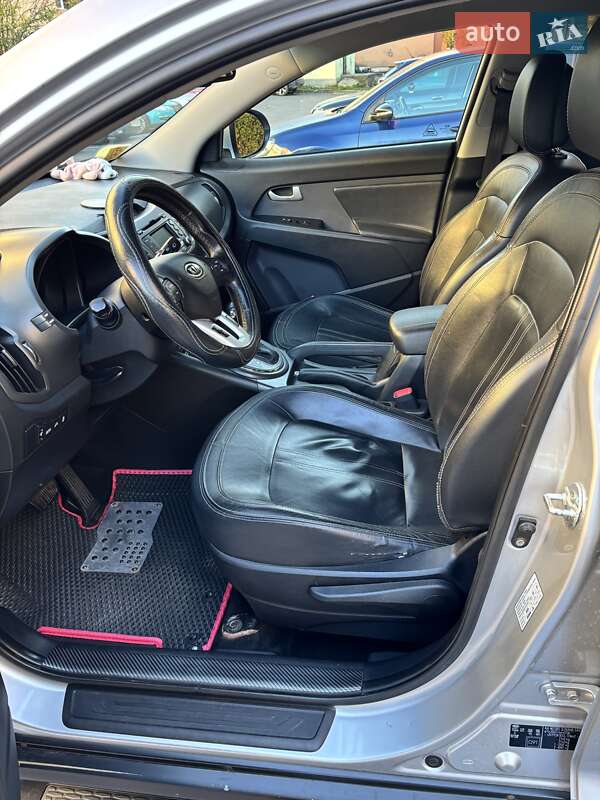 Внедорожник / Кроссовер Kia Sportage 2011 в Черноморске