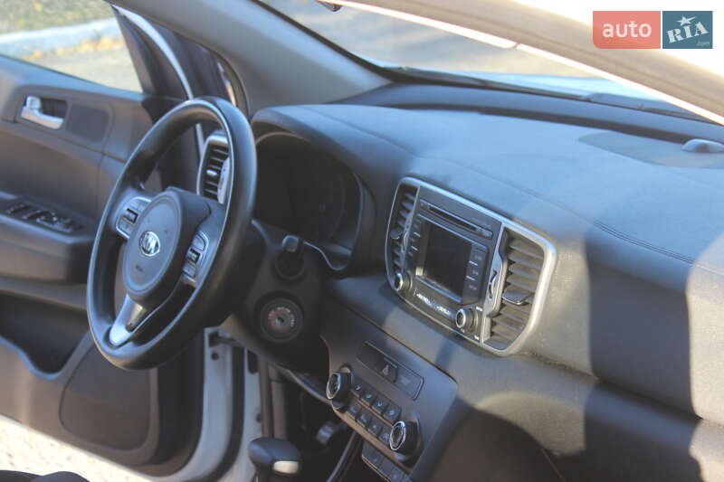 Позашляховик / Кросовер Kia Sportage 2017 в Дніпрі