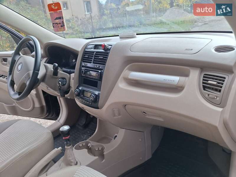 Внедорожник / Кроссовер Kia Sportage 2006 в Ровно