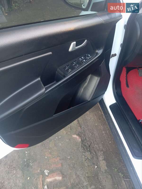 Внедорожник / Кроссовер Kia Sportage 2010 в Рожище