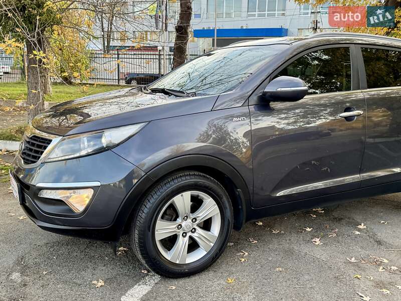 Внедорожник / Кроссовер Kia Sportage 2013 в Киеве