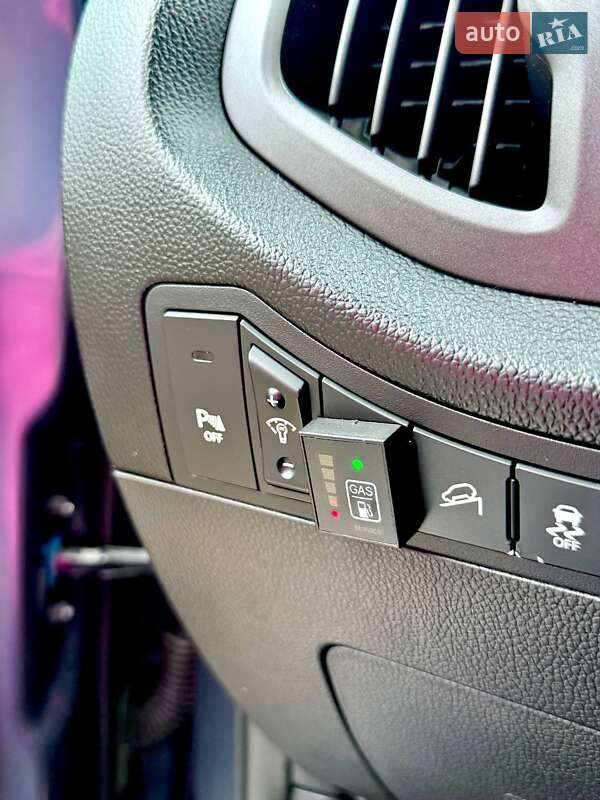 Позашляховик / Кросовер Kia Sportage 2013 в Харкові