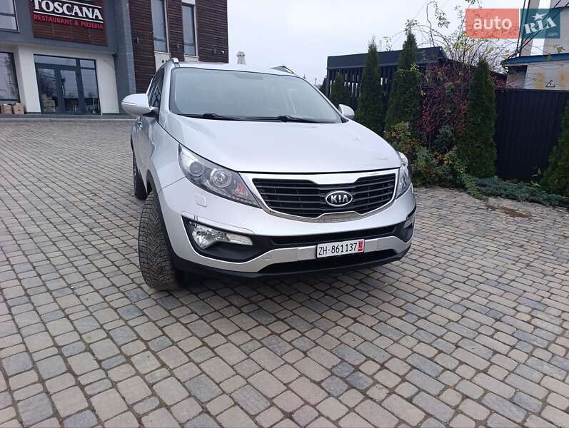 Позашляховик / Кросовер Kia Sportage 2011 в Чернівцях