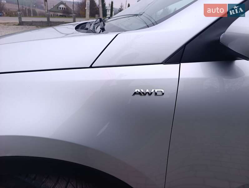 Позашляховик / Кросовер Kia Sportage 2011 в Чернівцях