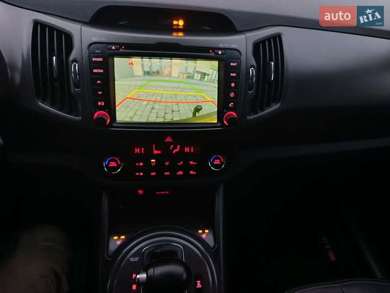 Позашляховик / Кросовер Kia Sportage 2011 в Чернівцях