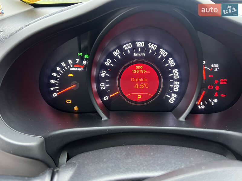 Внедорожник / Кроссовер Kia Sportage 2011 в Харькове