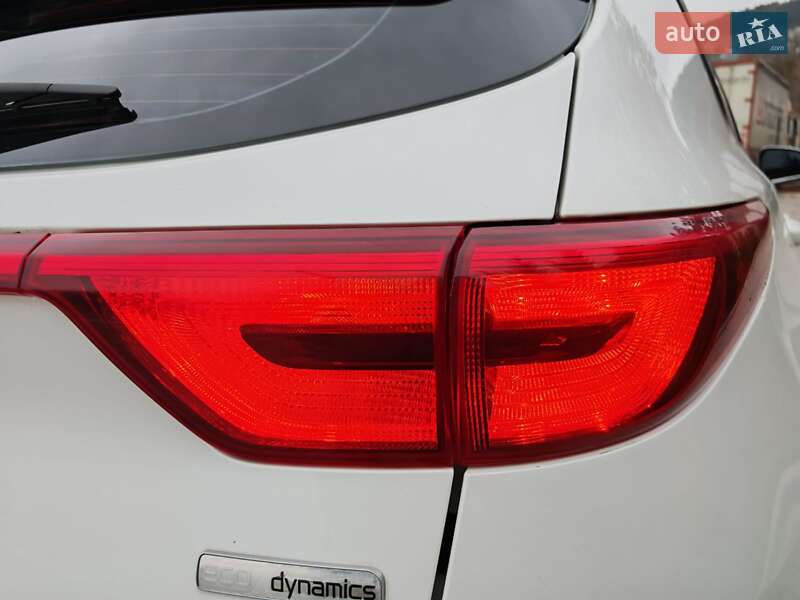 Внедорожник / Кроссовер Kia Sportage 2015 в Могилев-Подольске