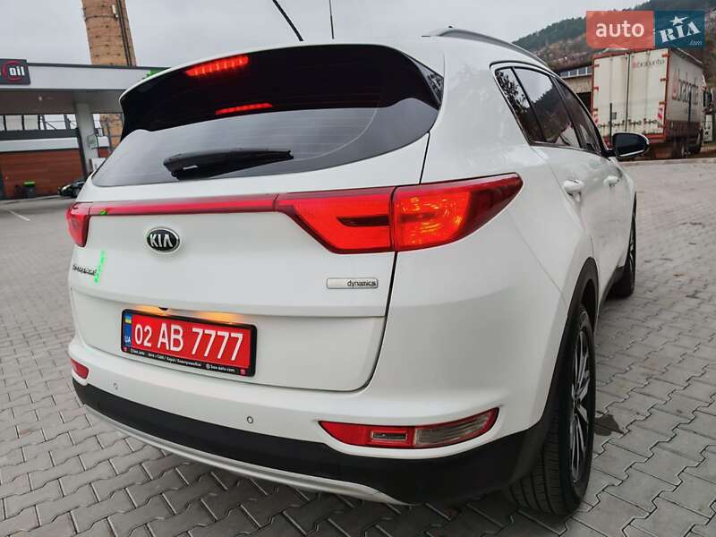 Внедорожник / Кроссовер Kia Sportage 2015 в Могилев-Подольске