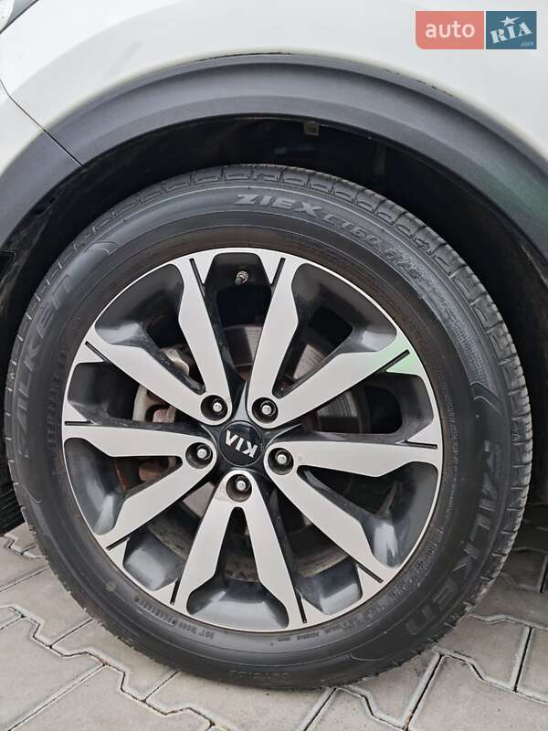 Внедорожник / Кроссовер Kia Sportage 2015 в Могилев-Подольске