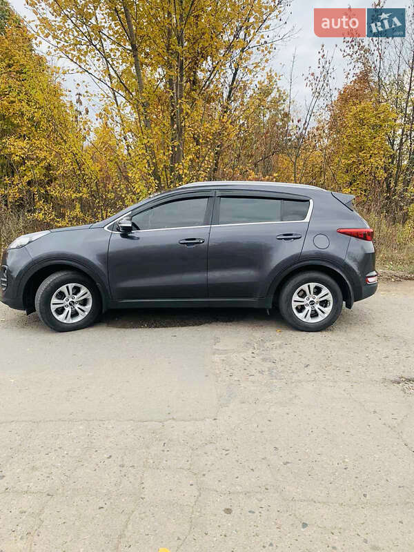 Внедорожник / Кроссовер Kia Sportage 2016 в Полтаве