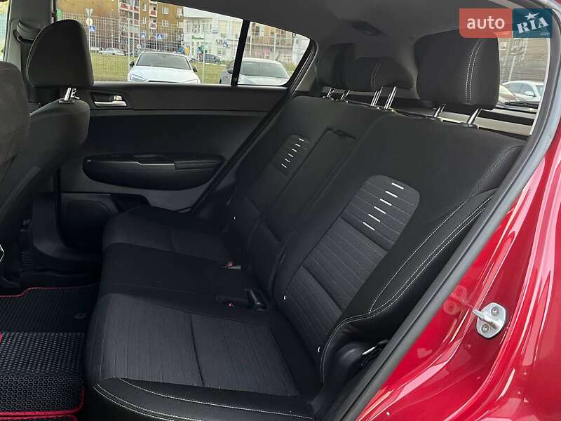 Позашляховик / Кросовер Kia Sportage 2016 в Києві фото 10 Позашляховик / Кросовер Kia Sportage 2016 в Києві