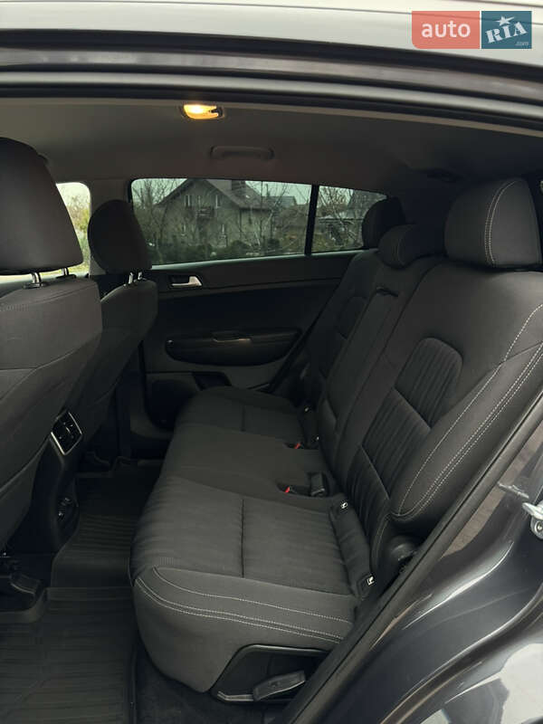 Внедорожник / Кроссовер Kia Sportage 2017 в Житомире фото 16 Внедорожник / Кроссовер Kia Sportage 2017 в Житомире