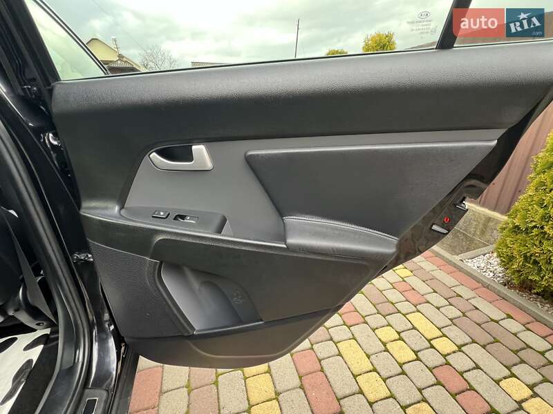 Позашляховик / Кросовер Kia Sportage 2014 в Івано-Франківську