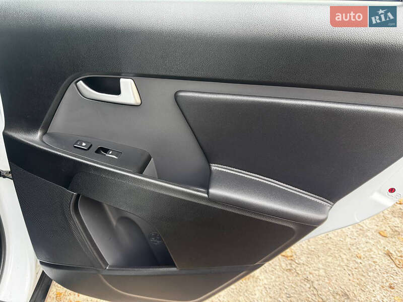 Внедорожник / Кроссовер Kia Sportage 2012 в Ахтырке фото 43 Внедорожник / Кроссовер Kia Sportage 2012 в Ахтырке