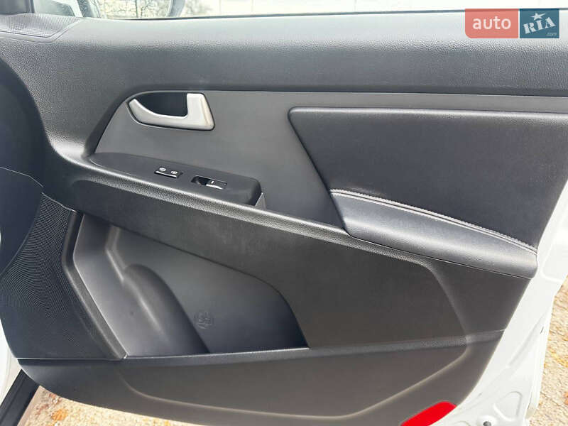 Внедорожник / Кроссовер Kia Sportage 2012 в Ахтырке фото 48 Внедорожник / Кроссовер Kia Sportage 2012 в Ахтырке