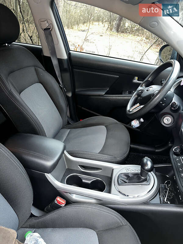 Внедорожник / Кроссовер Kia Sportage 2016 в Коростышеве