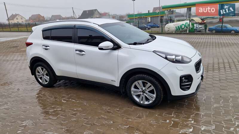 Внедорожник / Кроссовер Kia Sportage 2017 в Каменец-Подольском