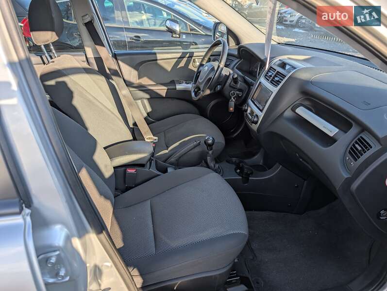 Внедорожник / Кроссовер Kia Sportage 2008 в Ровно