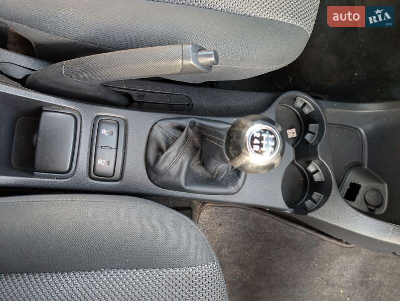 Внедорожник / Кроссовер Kia Sportage 2008 в Ровно