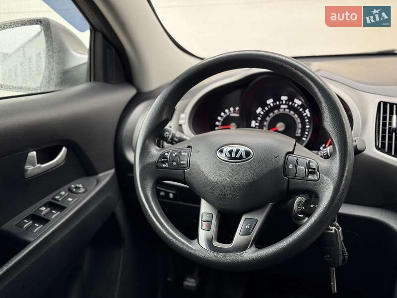 Внедорожник / Кроссовер Kia Sportage 2013 в Сарнах