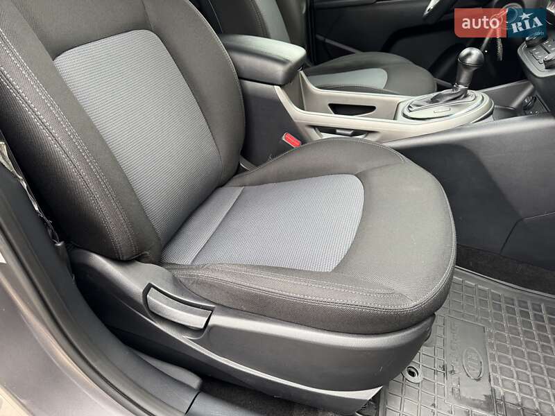 Внедорожник / Кроссовер Kia Sportage 2013 в Сарнах