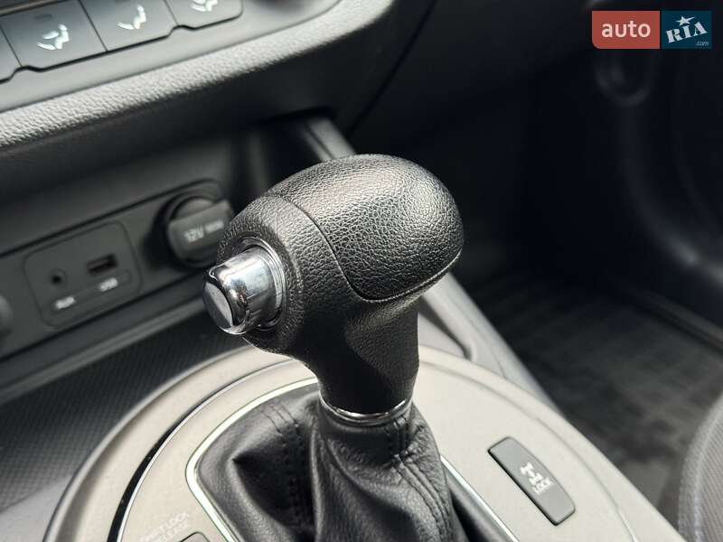 Внедорожник / Кроссовер Kia Sportage 2013 в Сарнах