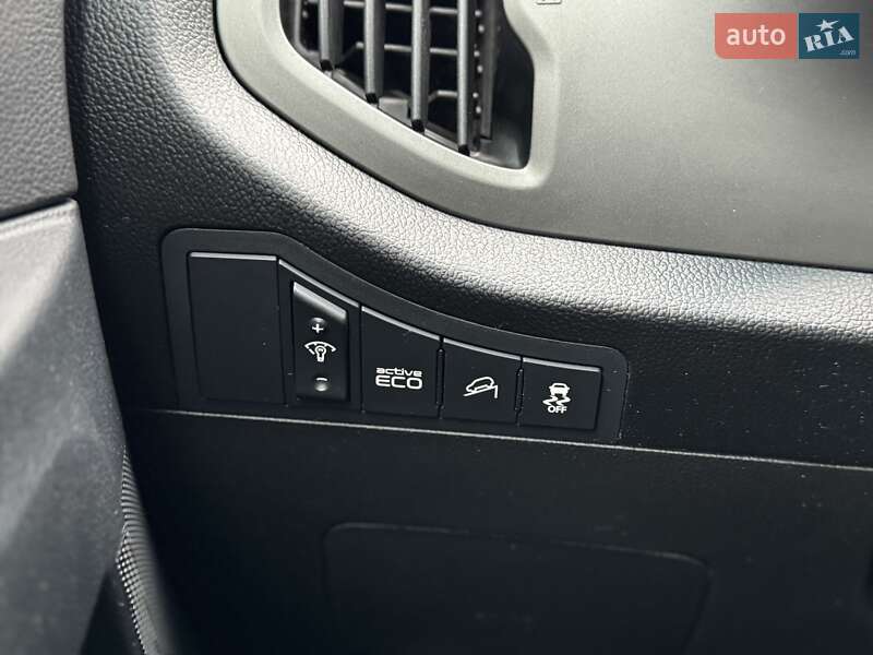 Внедорожник / Кроссовер Kia Sportage 2013 в Сарнах