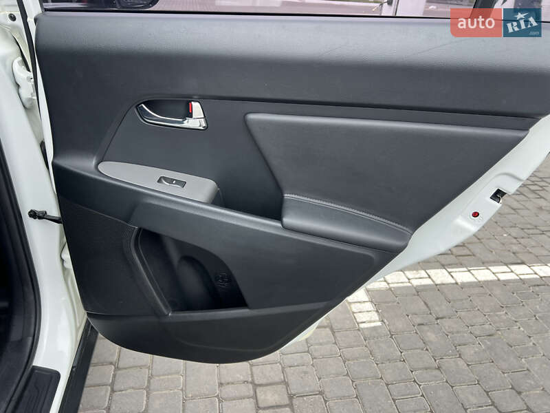 Позашляховик / Кросовер Kia Sportage 2013 в Одесі