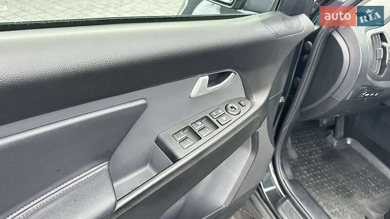 Внедорожник / Кроссовер Kia Sportage 2013 в Дрогобыче