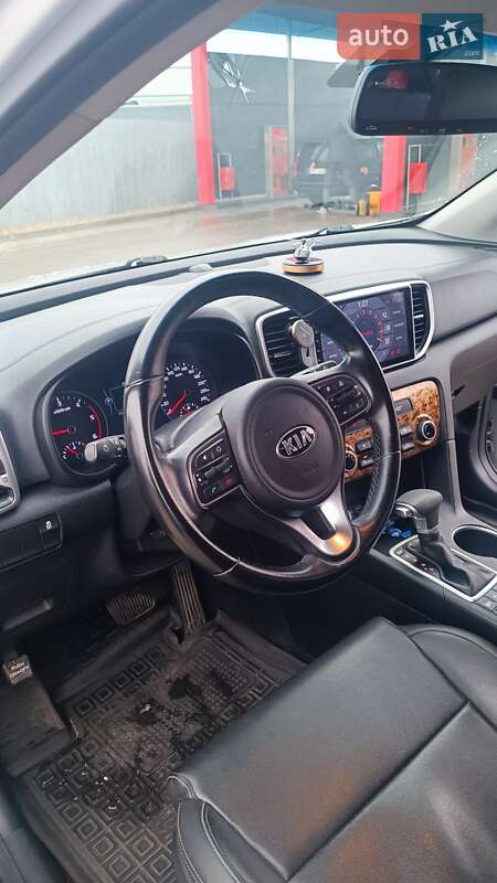 Внедорожник / Кроссовер Kia Sportage 2016 в Черновцах