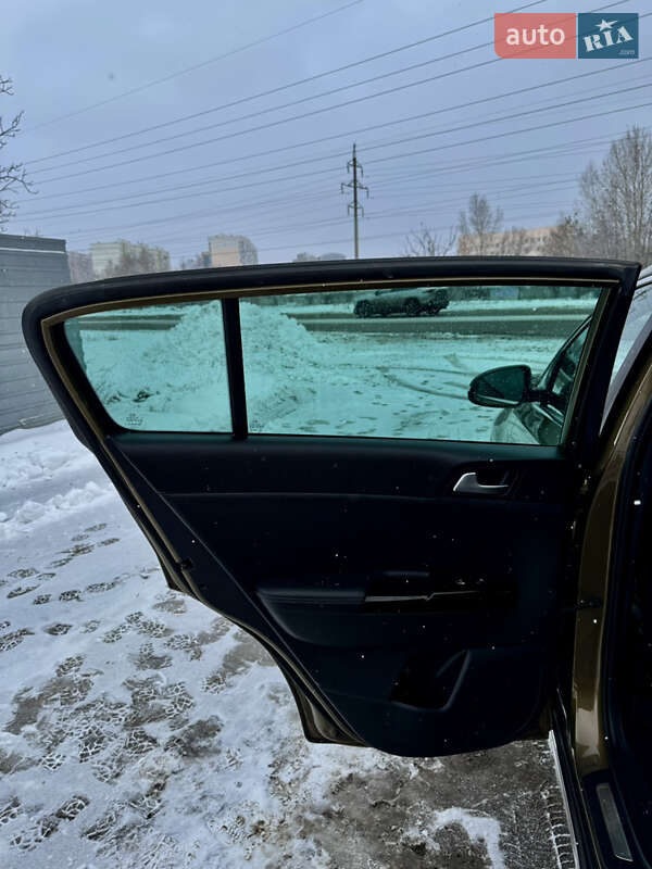 Позашляховик / Кросовер Kia Sportage 2016 в Полтаві фото 47 Позашляховик / Кросовер Kia Sportage 2016 в Полтаві