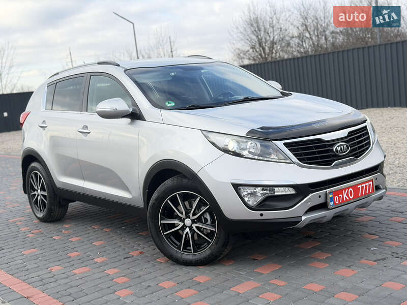 Внедорожник / Кроссовер Kia Sportage 2012 в Берегово