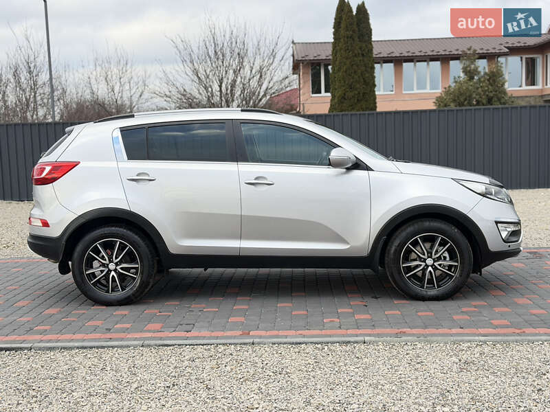 Внедорожник / Кроссовер Kia Sportage 2012 в Берегово