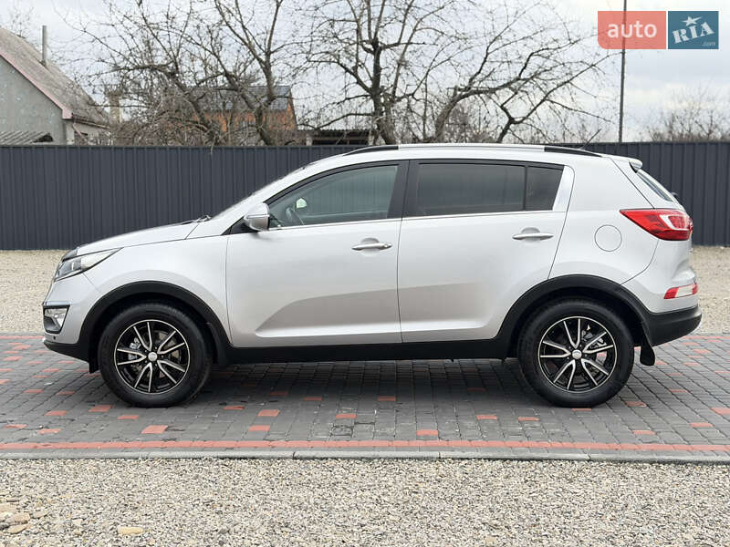 Внедорожник / Кроссовер Kia Sportage 2012 в Берегово