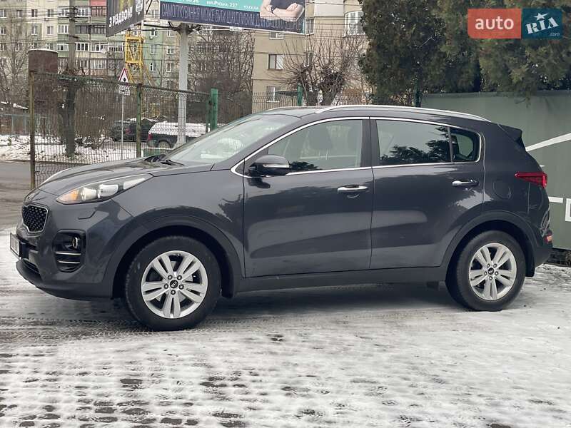 Внедорожник / Кроссовер Kia Sportage 2016 в Черновцах
