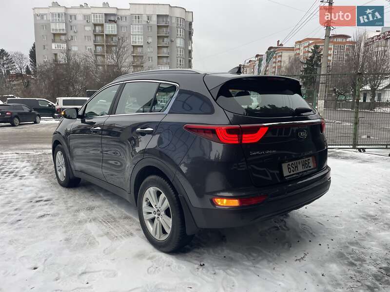 Внедорожник / Кроссовер Kia Sportage 2016 в Черновцах