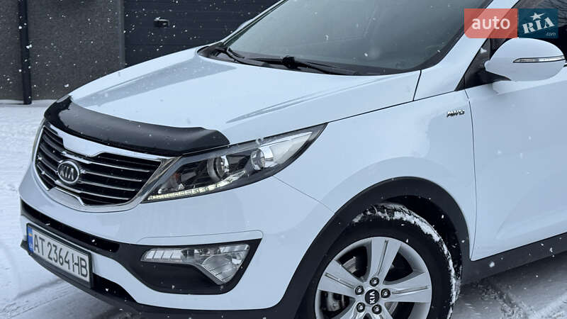 Внедорожник / Кроссовер Kia Sportage 2011 в Ивано-Франковске