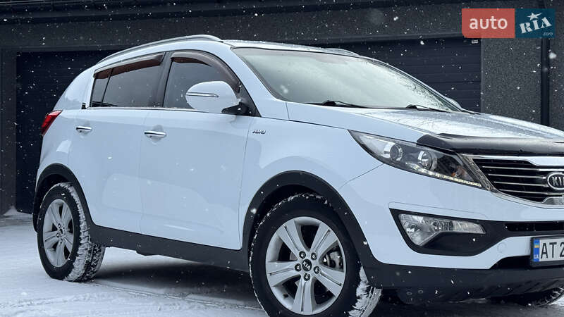 Внедорожник / Кроссовер Kia Sportage 2011 в Ивано-Франковске