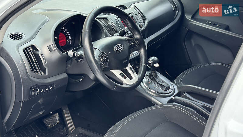Внедорожник / Кроссовер Kia Sportage 2011 в Ивано-Франковске