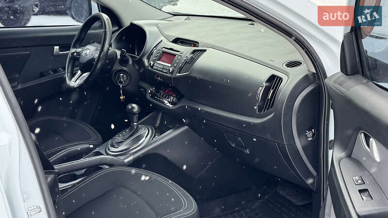 Внедорожник / Кроссовер Kia Sportage 2011 в Ивано-Франковске