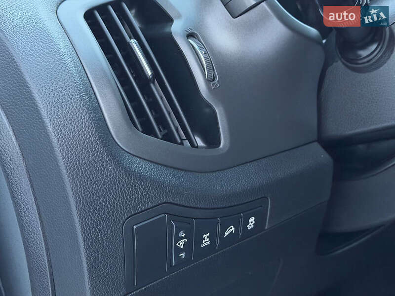 Внедорожник / Кроссовер Kia Sportage 2012 в Киеве