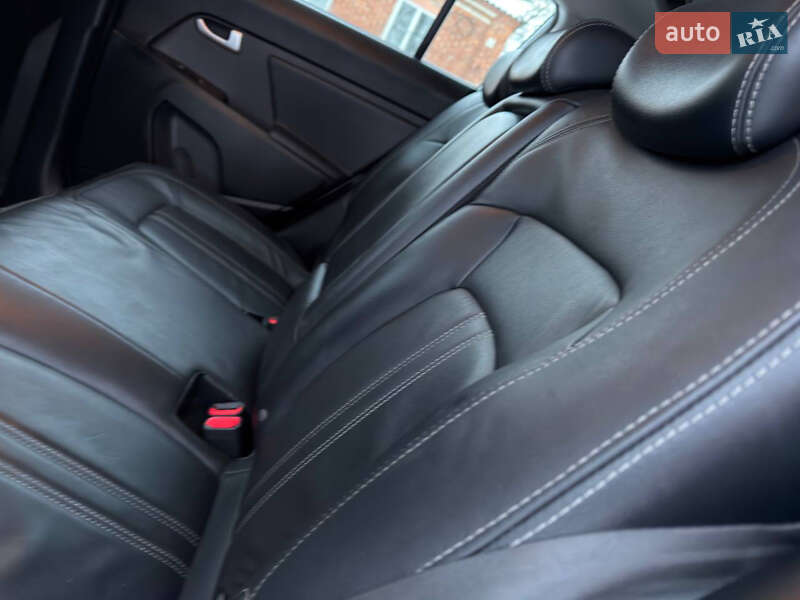 Внедорожник / Кроссовер Kia Sportage 2012 в Киеве