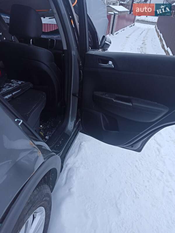 Внедорожник / Кроссовер Kia Sportage 2017 в Житомире фото 12 Внедорожник / Кроссовер Kia Sportage 2017 в Житомире